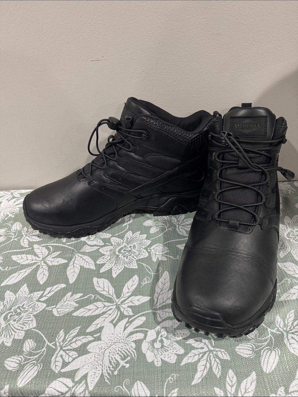 Merrell Men's Black Waterproof Hiking Mid Boots (Size: 11W)